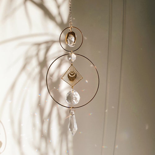 Suncatcher CASSIOPÉE II – Déco céleste à suspendre - Home deco  - Cristal Feng Shui -  Cadeau unique pour elle - Déco intérieur à offrir