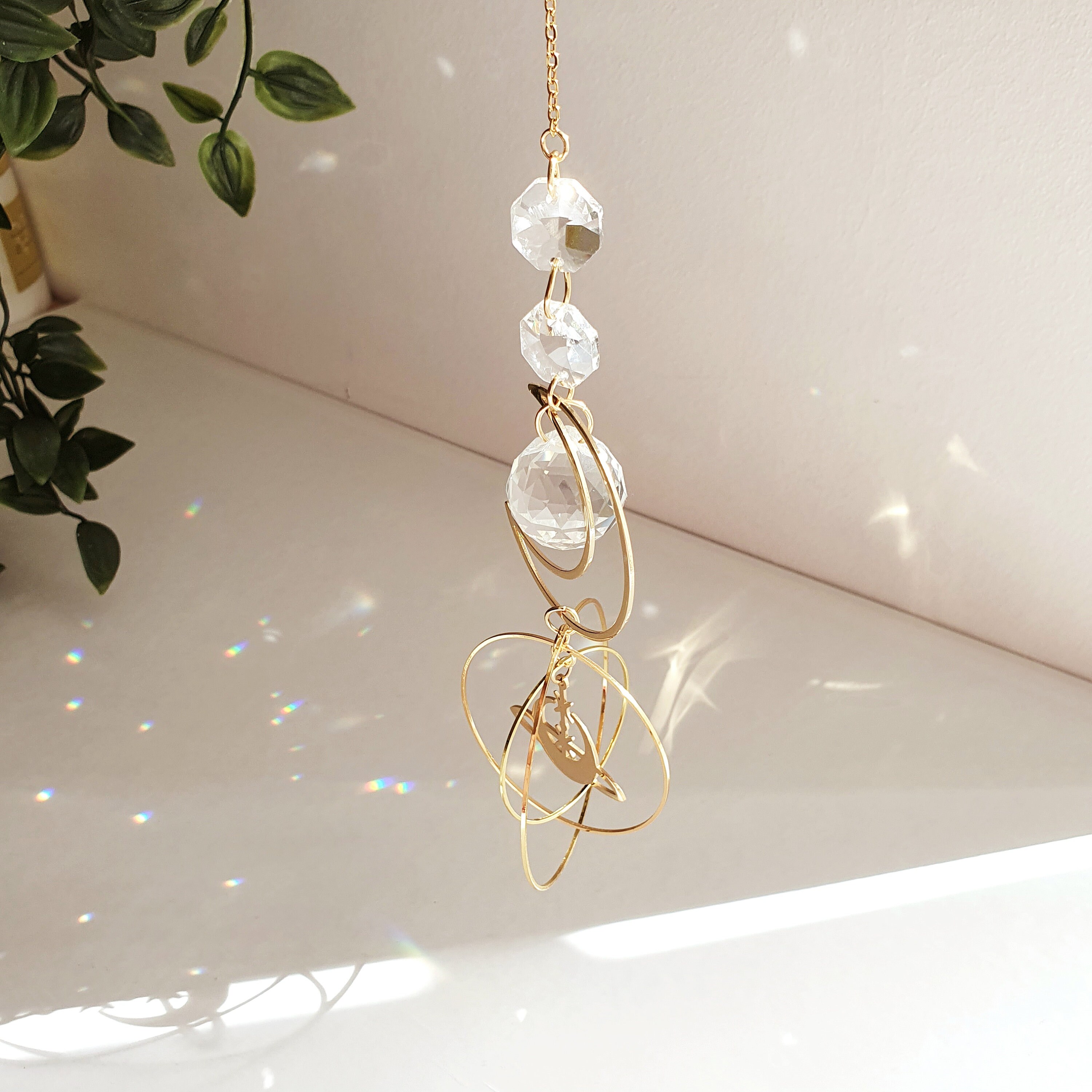 Suncatcher Cristal PERSEE II – Suspension Élément Céleste – Attrape-Soleil  Feng Shui Bohème – Décoration Maison Magique - Cadeau pour Elle - Etsy  France
