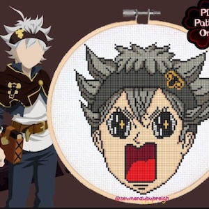 Puede incluir: Un patrón de punto de cruz de un personaje de dibujos animados con cabello negro y una expresión de sorpresa. El personaje tiene ojos grandes con estrellas doradas y una boca abierta. El patrón está en un aro de bordado blanco. El texto "PDF Pattern Only" está en la esquina superior derecha de la imagen.