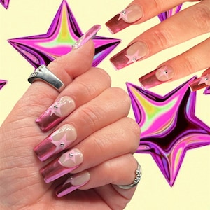 Star nails| Trendy star nails| trendy nails| press ons| press on nails| pink nails