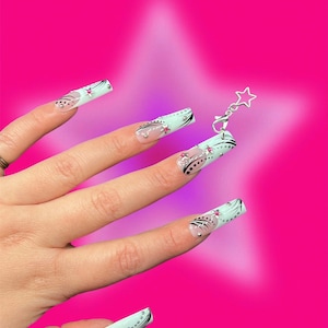 Charm nails| star nails| 90s nails| press on nails| press ons| star press ons