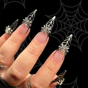 Spider nails| Halloween nails | Halloween press on nails| press ons | press on nails| spider charm nails| spider charms |