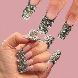 Press on nails| nails| charm nails| long silver nails| silver nails| press ons| silver press ons
