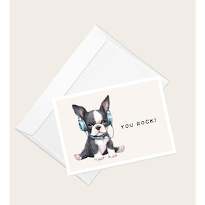 Szczeniak Boston Terrier ze słuchawkami „Jesteś super!” Kartka z pozdrowieniami | Miłośnicy psów | Miłośnicy zwierząt | Elegancka pusta kartka z notatkami