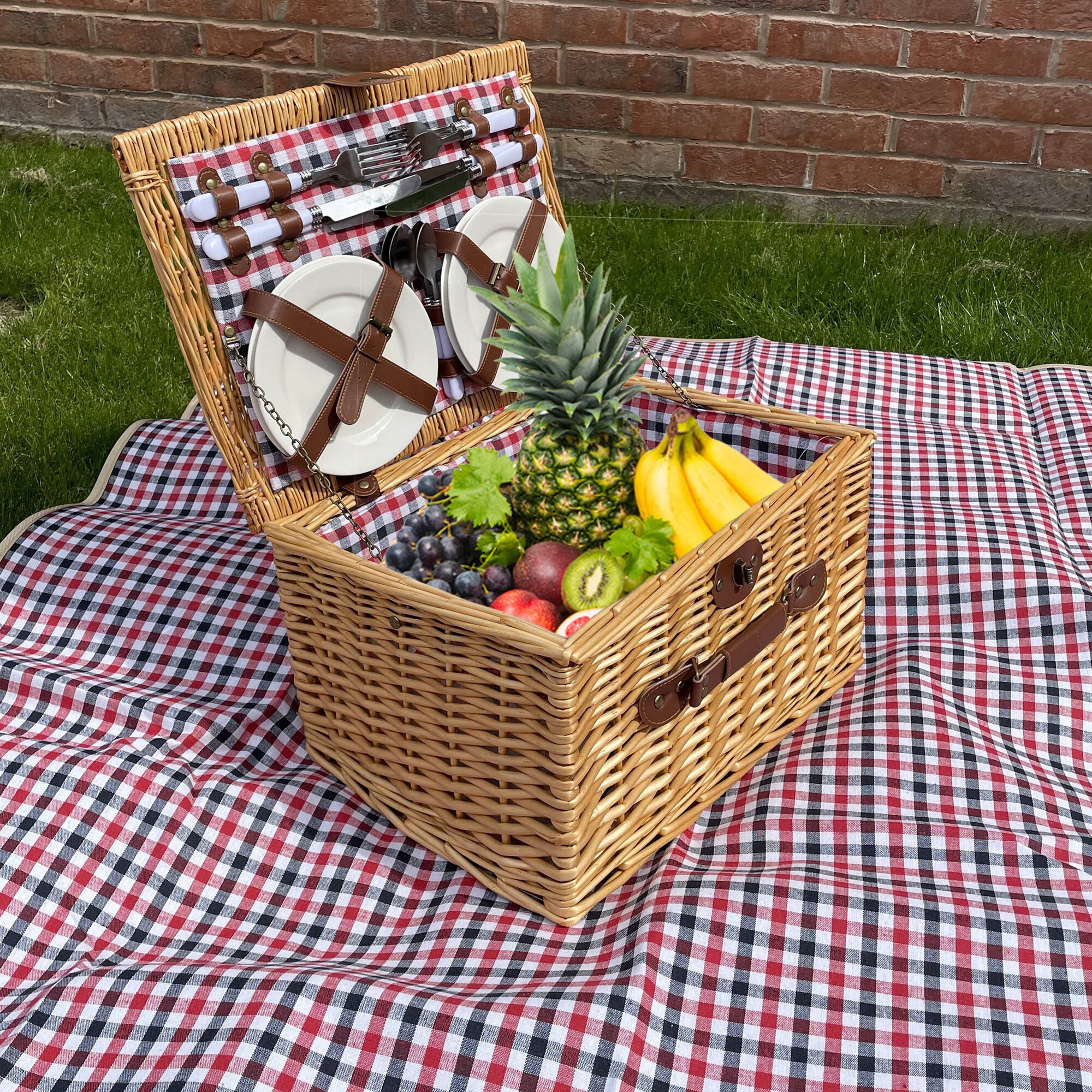 Amady Luxury 4 Person Wicker Picnic Set With Picnic Basket and Etsy UK
