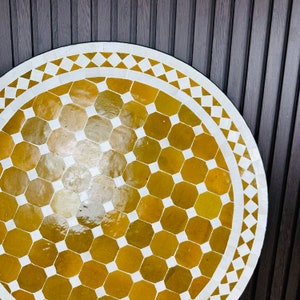 Gemischte Gelb und Moutard-Mosaik-Tischplatte, runde Solide-Tischplatte, Benutzerdefinierte Ihre Terrasse Fourniture-Tischplatte, Zellige-Tischplatte Bild 2