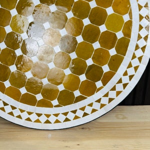 Gemischte Gelb und Moutard-Mosaik-Tischplatte, runde Solide-Tischplatte, Benutzerdefinierte Ihre Terrasse Fourniture-Tischplatte, Zellige-Tischplatte Bild 4