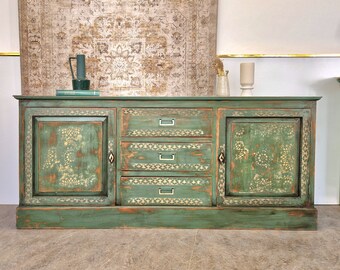 Vintage handbeschilderd dressoir in het groen