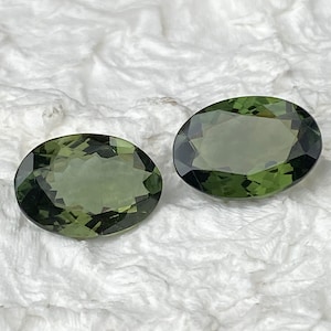 7.84 carats Rare Olive Green Natural Apatite Oval 13x9mm pair loose Gemstone Natural green Apatite Pair Oval shape loose Calibrated Gemstone