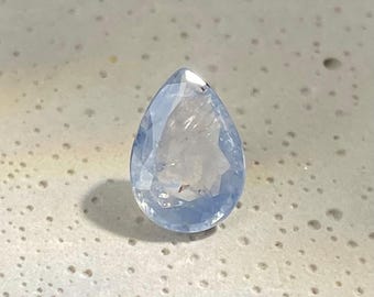 Onverwarmde Kasjmir-saffier: 0,68 kt losse gefacetteerde peer