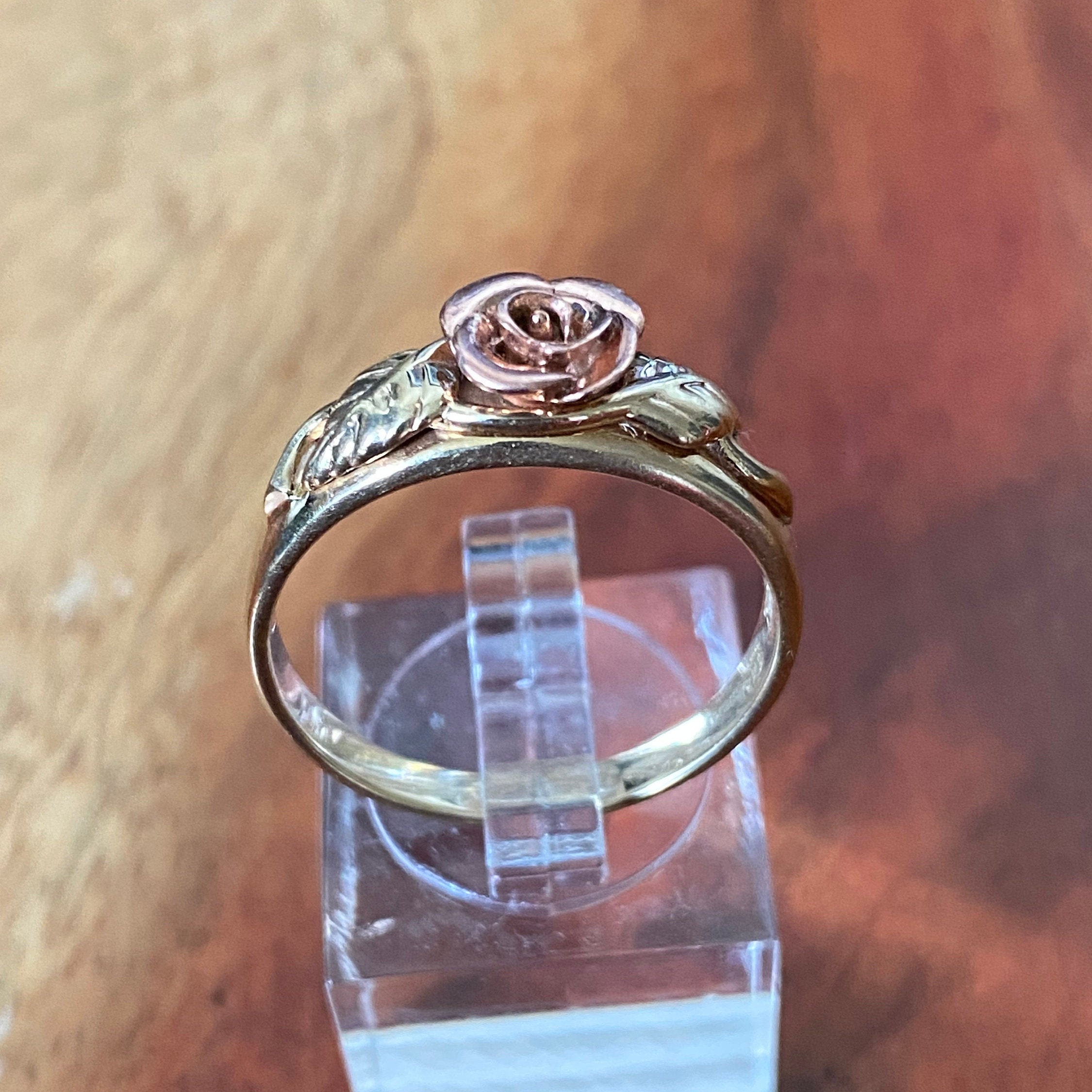 CLOGAU WELSH GOLD Ring With Rose Design 