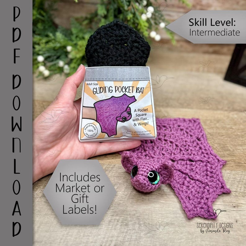 Puede incluir: Un patr&oacute;n de crochet para un murci&eacute;lago de bolsillo planeador, que incluye etiquetas de mercado o de regalo. La imagen muestra un murci&eacute;lago morado terminado con alas y una cabeza negra, junto con el embalaje del patr&oacute;n. Nivel de habilidad: Intermedio.