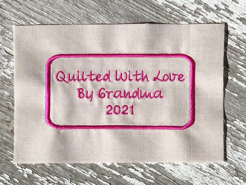 Embroidered Quilt Label WITH border/1-50 characters, Personalized Quilt Tags, Personalized Fabric Embroidery Label, Gift Tag, Customized image 2