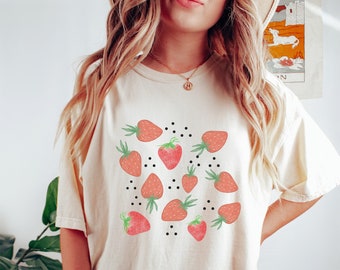 Comfort Colors® Strawberry Shirt Strawberry Clothes Aesthetic Clothing Cottagecore Clothes Botanical Shirt Strawberry Graphic Tee Vintage