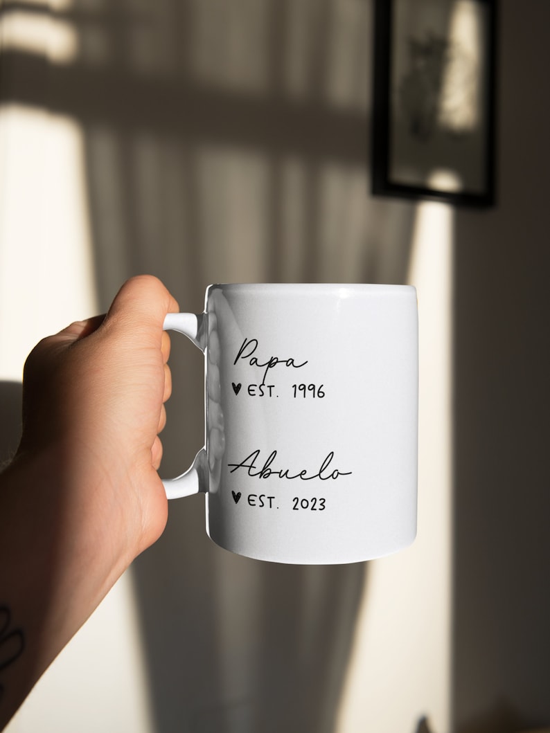 Abuela y abuelo Grandparent Baby Reveal Spanish Pregnancy Announcement Abuelitos Pregnancy anuncio de bebé Announcement Anuncio de embarazo All white 11 oz