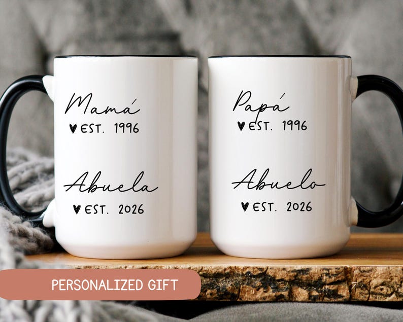 Abuela y abuelo Grandparent Baby Reveal Spanish Pregnancy Announcement Abuelitos Pregnancy anuncio de bebé Announcement Anuncio de embarazo Black Handle 15 oz