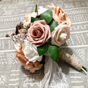 Classic round, Neutral pallet Bridal bouquet