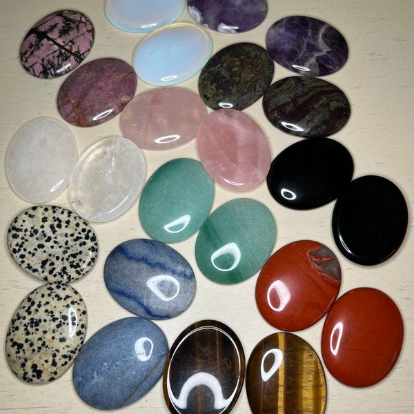 Worry Stones | Crystal Worry Stones | Amethyst | Rose Quartz | Clear Quartz | Obsidian | Tigers Eye | Bloodstone | Red Jasper | Aventurine