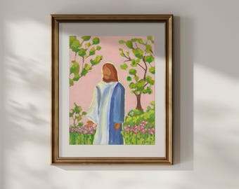 Peut inclure: Peinture encadrée représentant une figure en robe bleue et blanche, aux cheveux bruns, marchant dans un jardin. L'œuvre présente un fond rose, des arbres verts et des fleurs roses, le tout dans un cadre doré.