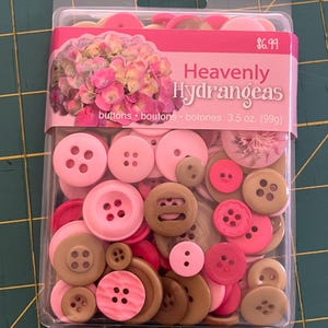 Paquet de boutons non ouvert de marque Blimenthal Lansing, couleur hortensias célestes, rose et vert