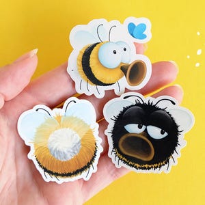 Hummel Sticker Set, 3 liebevoll illustrierte Vinyl Aufkleber, süße Tier-Sticker für Kinder, Bullet Journal und Geschenkideen