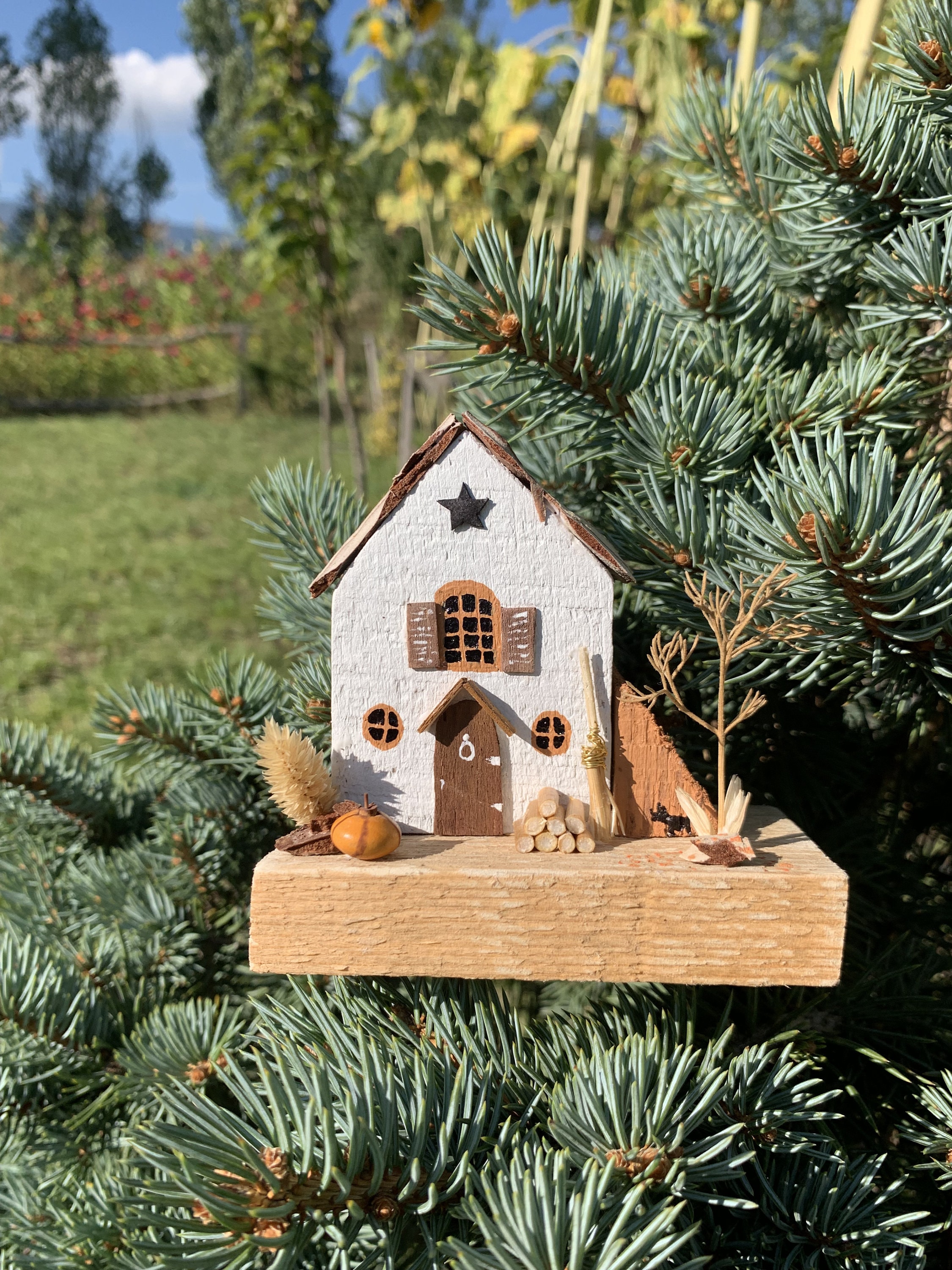 Autumn Driftwood Houses, Little Wooden House, Autumn Decor, Fall Decor,  Autumn Pumpkin Cottage, Driftwood Cottage, New Home Gift, Miniature -   Canada