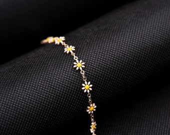 Daisy Bracelet,bridesmaid gift bracelet,minimalist Bracelet,Bracelet Flower,Charm Bracelet,Women bracelet,gift for Women,Daisy Flower Bracel