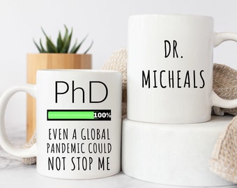 Taza de café personalizada de graduación de doctorado: regalo de logro académico
