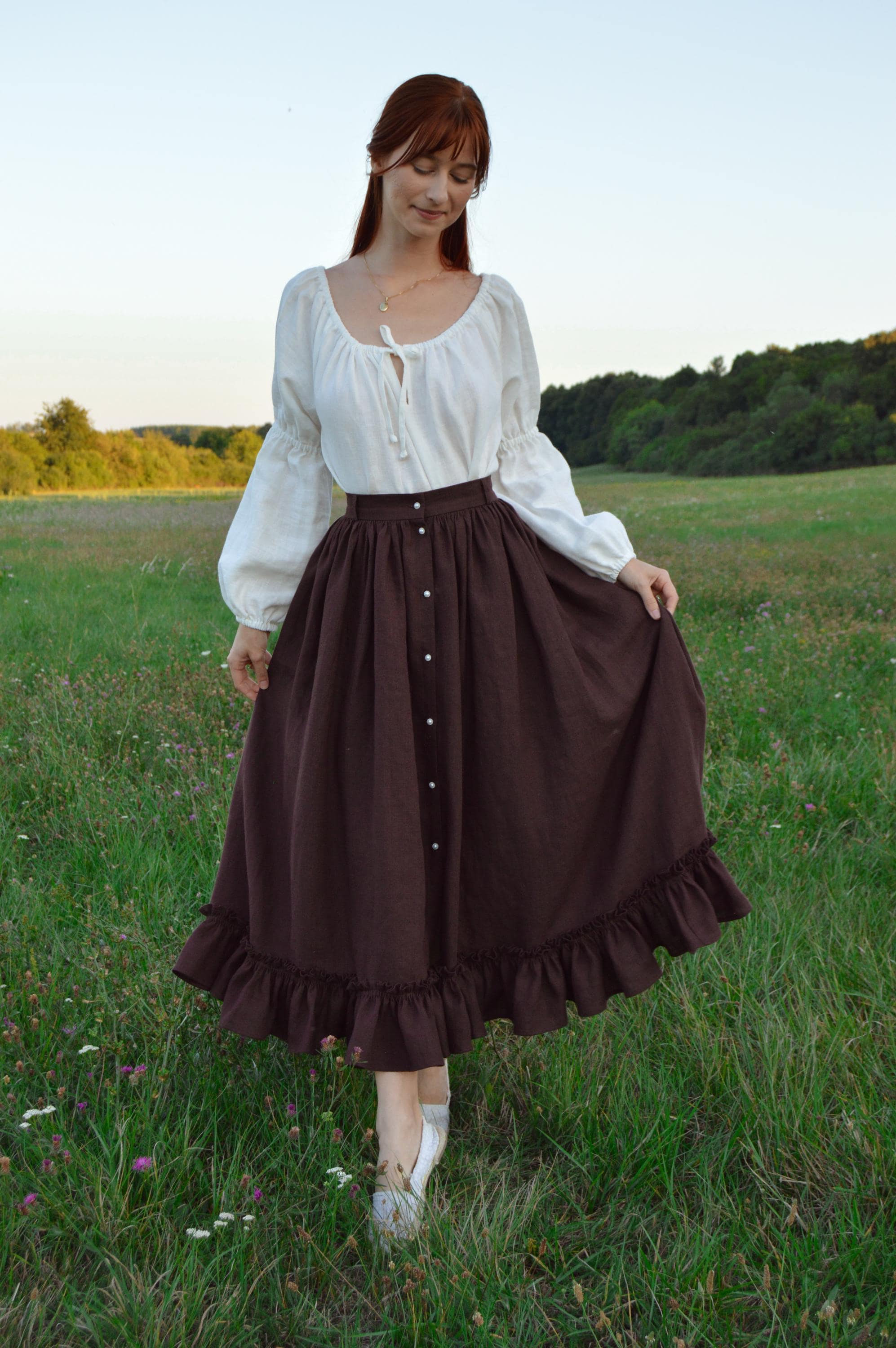 Jupe Noire Et Blanche à Volants - Dentelle Et Polyester - Tour De Taille 84 Cm - Occasion Très Bon état