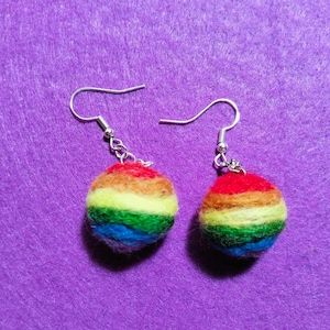 kolczyki tęczowe, filcowanie igłowe, kolczyki, Boucles, LGBT, Arc-en-ciel, Rainbow, Arcobaleno, Infeltrimento ad ago, Feutrage,