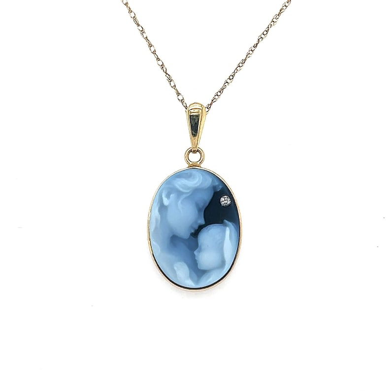 Accent de diamants cadeau du ciel or 10 carats agate bleue pendentif camée avec collier gratuit fête des mères, cadeau pour elle, cadeau nouveau-né, bijoux camée image 1