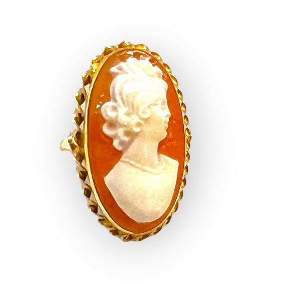 14K Gold Cameo Oval Ring - Handcrafted Conch Shel… - image 4