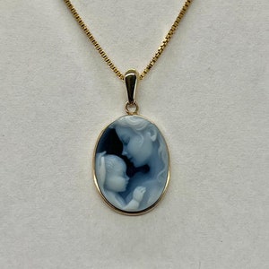 Accent de diamants cadeau du ciel or 10 carats agate bleue pendentif camée avec collier gratuit fête des mères, cadeau pour elle, cadeau nouveau-né, bijoux camée image 6