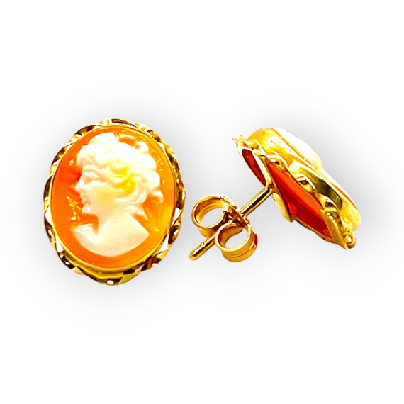 14K Gold Hand-crafted Conch Shell Cameo Stud Earr… - image 2