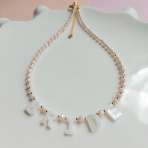 Collar con nombre personalizado con cuentas de letras de nácar, collar personalizado, collar de novia, collar con nombre de novia