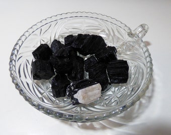 Turmalina negra cruda