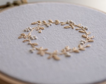 Wreath embroidery pattern + video tutorial, beginner embroidery PDF pattern, botanical embroidery designs