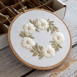 Flower embroidery pattern + video tutorial, beginner embroidery PDF pattern, floral embroidery designs