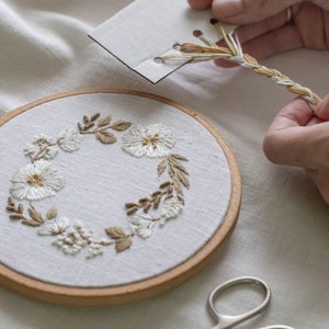 Flower embroidery pattern + video tutorial, beginner embroidery PDF pattern, floral embroidery designs