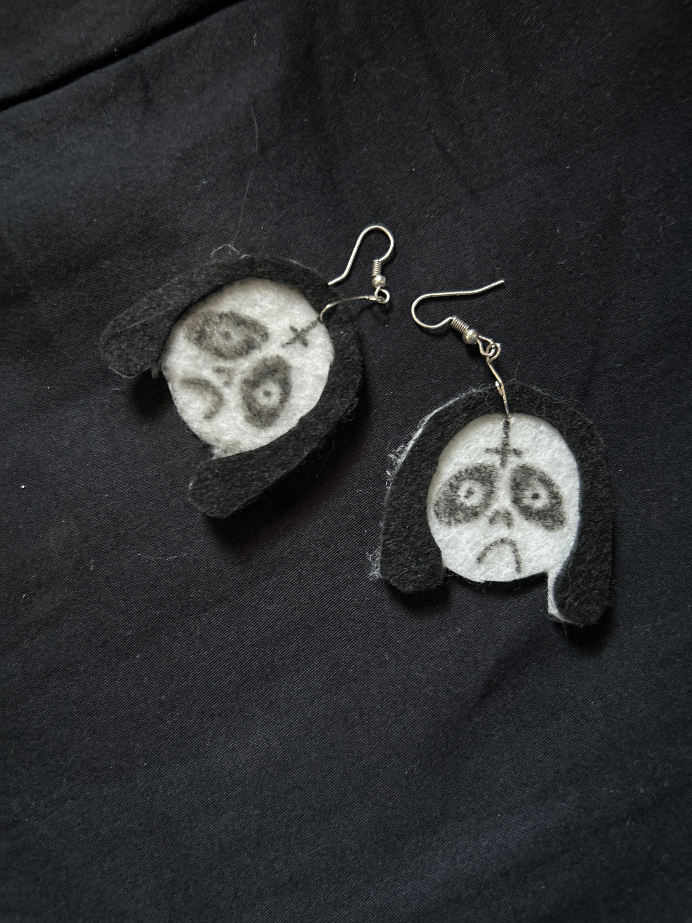 Metalhead earrings outlet