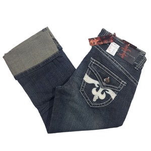 NWT Women&#39;s Dark Wash Capri Jeans Size 7