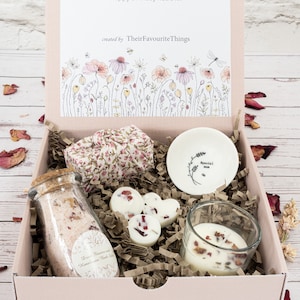 Happy Birthday Present Personalised Self Care Gift Box Filled Artisan Vegan Gift Best Friend Present Bridesmaid Gift Set Spa Gift Eco Gift Special Mum