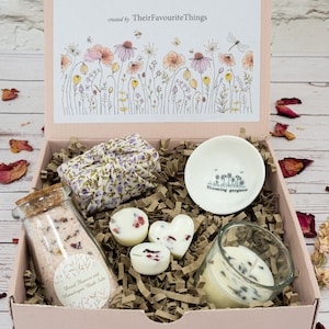 Happy Birthday Present Personalised Self Care Gift Box Filled Artisan Vegan Gift Best Friend Present Bridesmaid Gift Set Spa Gift Eco Gift Blooming Gorgeous