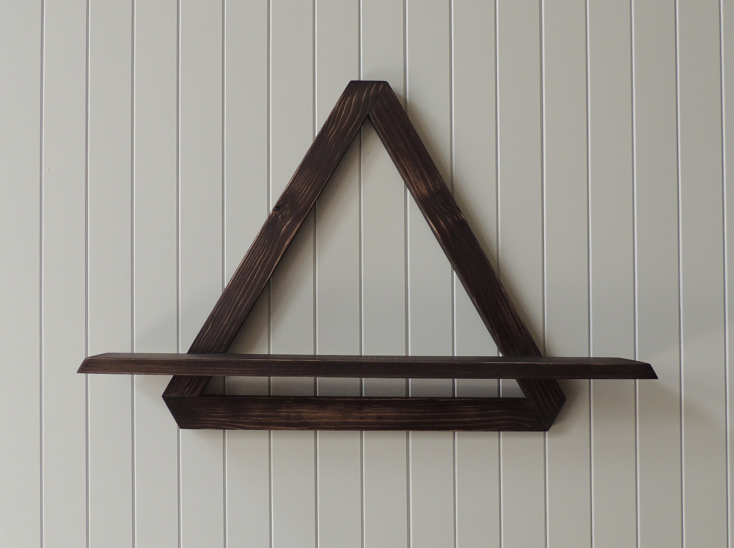 neerhalen Rustiek Productiviteit Handgemaakte rustieke zwevende plank driehoek houten - Etsy Nederland