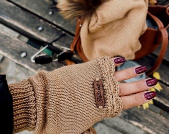 Guanti senza dita all'uncinetto beige: scaldamuscoli in lana merino