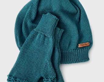 Тurquoise Merino Wool Slouchy Beanie and Gloves Set | Minimalist Knitwear Accessories