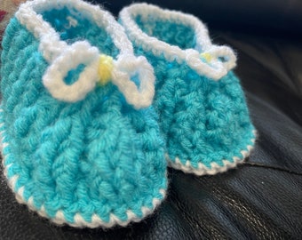 Crochet  Baby boy shoes, baby booties crochet, blue and white baby shoes, congratulations pregnancy gift , Mother's day gift