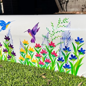 Handbemalte Kolibri Post Mount Weißmetall Briefkasten, Bunte Garten Wildblume, Mittel oder Groß, Handgemacht, Kostenlose Adressnummer