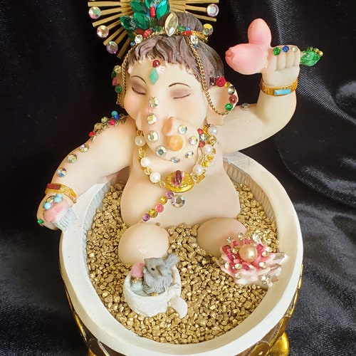 Ganesha Spiritual Cute Elephant shops God Statue, The God of wealth and prosperity, Decor Fine Jewels Art, Adorable Ganesha in a bathtub, Handmade