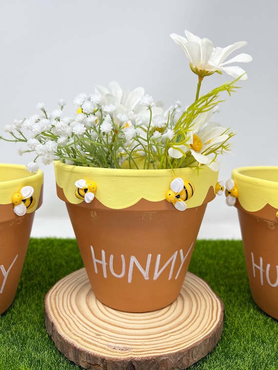 Winnie the Pooh Terra Cotta Hunny Pots Centerpieces Party Favors for  Birthdays, Baby Showers, Honey Painted Clay Pots , Bee Centerpieces 